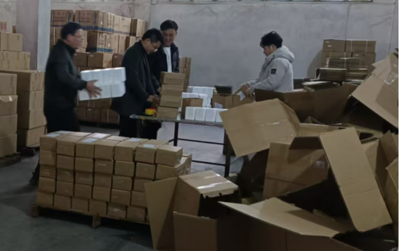 订单海啸来袭，仓库人星夜兼程赶订单